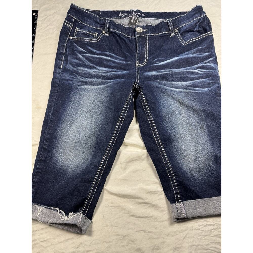 Arija Jeans Bermuda Shorts Womens 15/16 Dark Wash Cuffed Stretch Denim - Picture 2 of 16